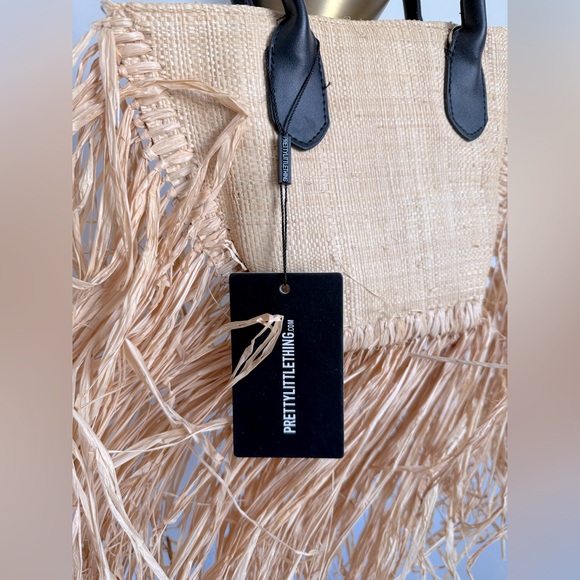 Pretty Little Thing Natural Frayed Straw Beach Bag - Picture 7 of 11